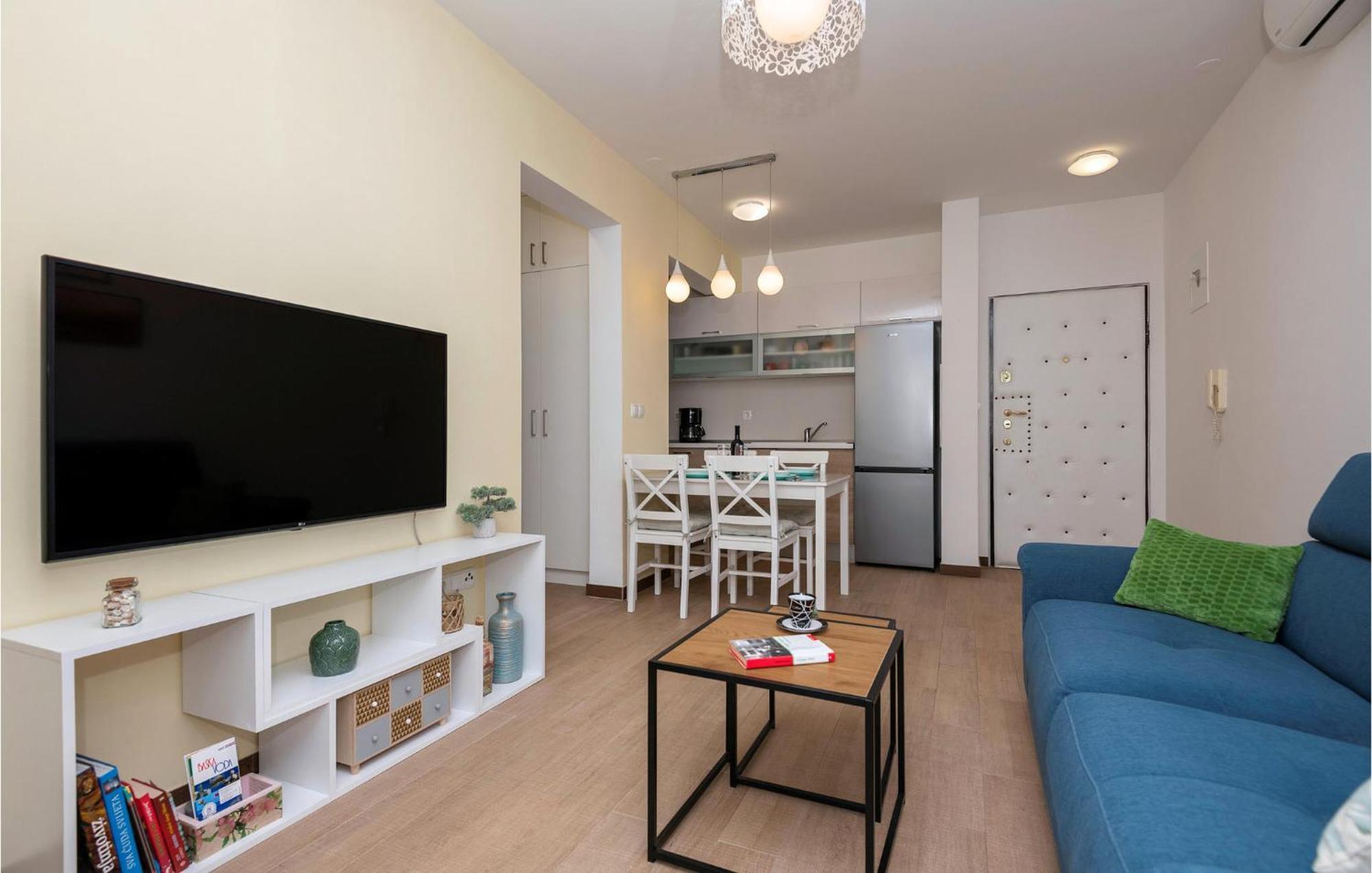 1 Bedroom Beautiful Apartment In Baska Voda Luaran gambar