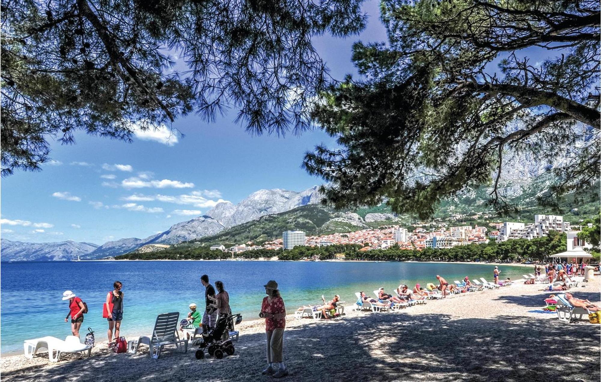 1 Bedroom Beautiful Apartment In Baska Voda Luaran gambar
