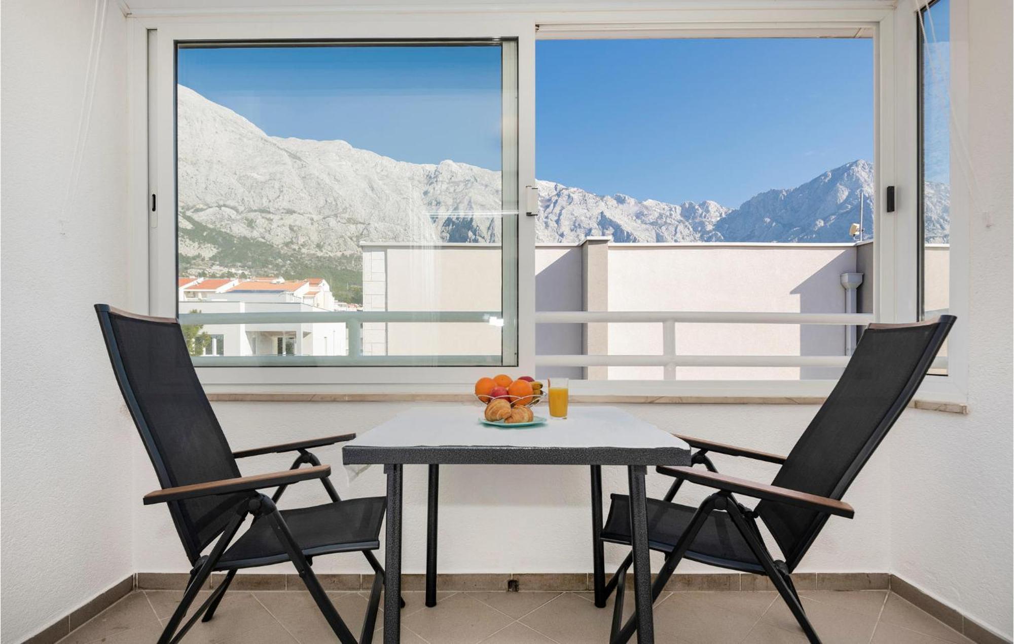 1 Bedroom Beautiful Apartment In Baska Voda Luaran gambar