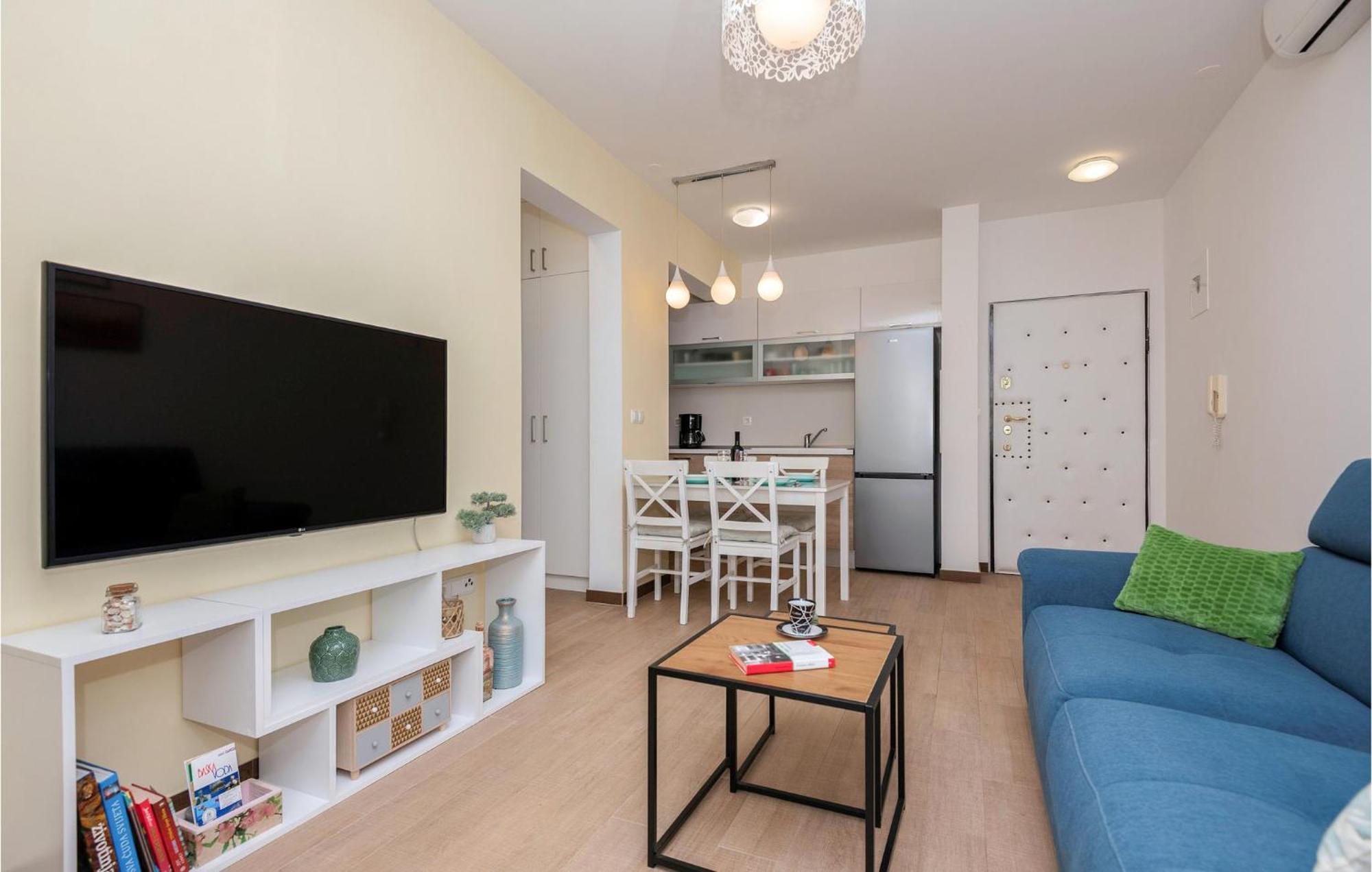 1 Bedroom Beautiful Apartment In Baska Voda Luaran gambar