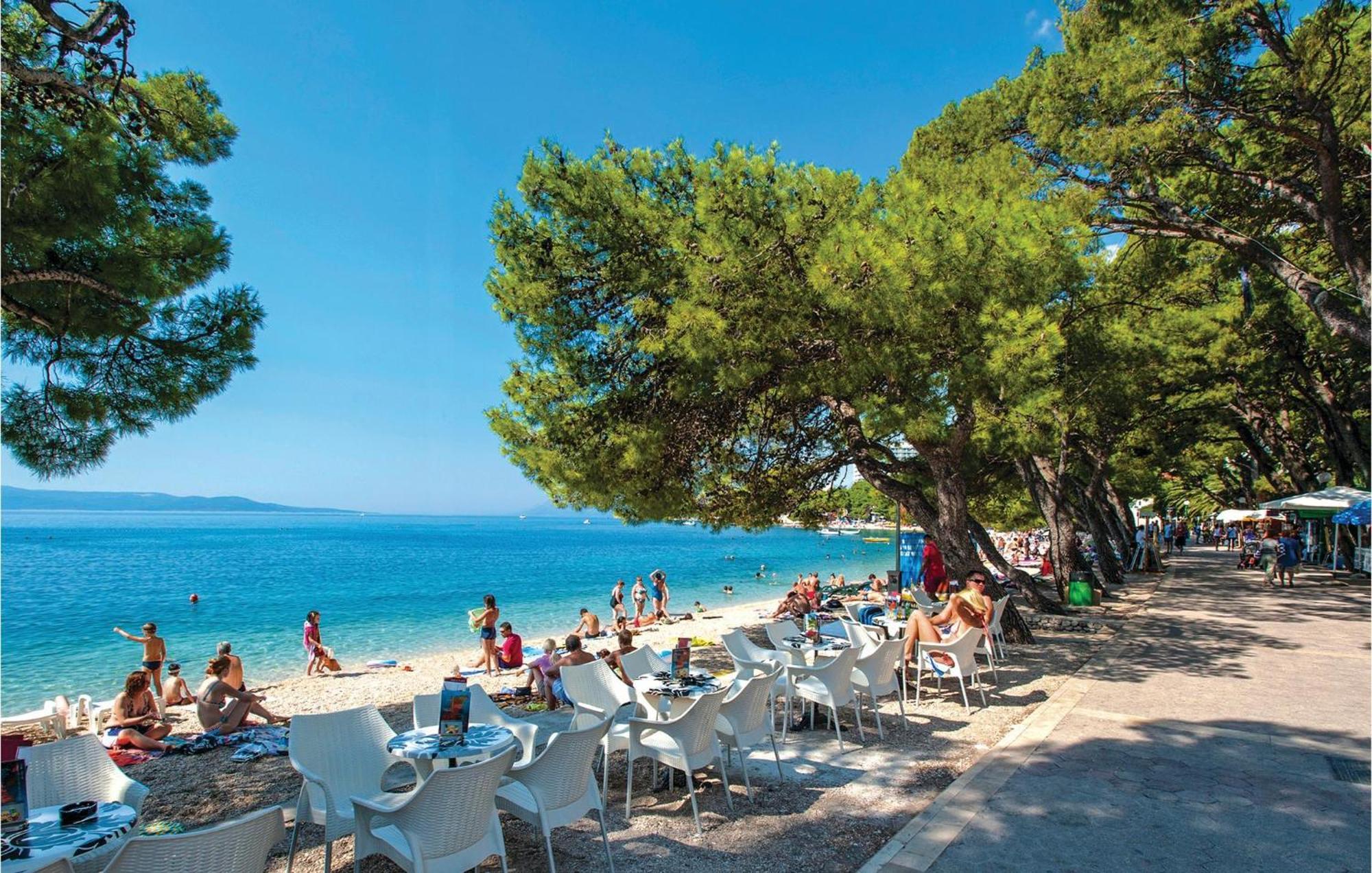 1 Bedroom Beautiful Apartment In Baska Voda Luaran gambar